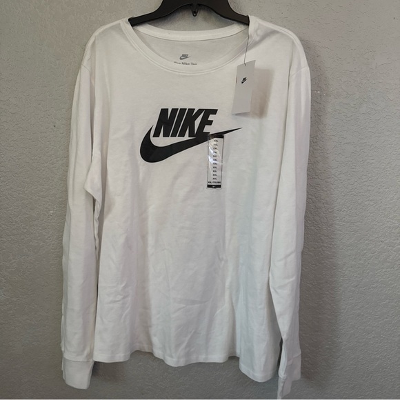 Women's Plus Size 2X  Nike Logo White Nike Sportswear Tee Long Sleeves NWT - Picture 1 of 5